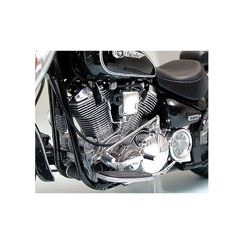 Yamaha XV1600 Road Star 1/12