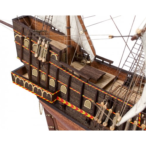 Golden Hind 1/85