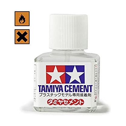 PEGAMENTO TAMIYA CON PINCEL 40ML.