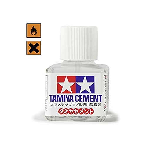 PEGAMENTO TAMIYA CON PINCEL 40ML.