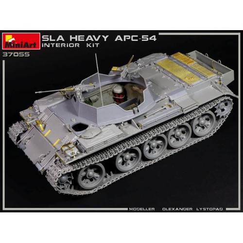 SU-85 Model 1943 (Early) with Crew 1/35