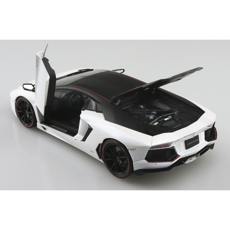 '14 Lamborghini Aventador Pirelli Edition 1/24