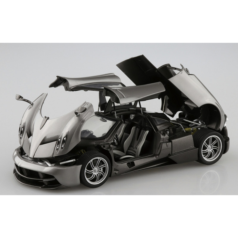 LAMBORGHINI AVENTADOR LP700-4 (FULL ENGINE DETAIL) 1/24