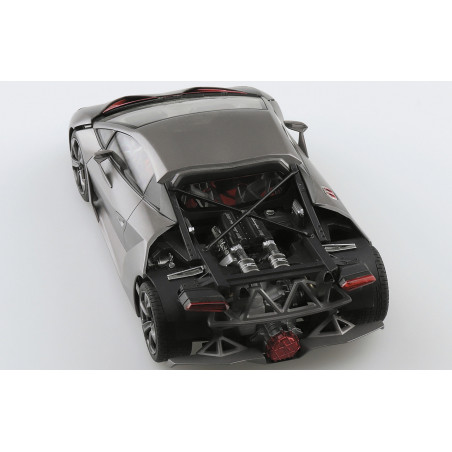 LAMBORGHINI AVENTADOR LP700-4 (FULL ENGINE DETAIL) 1/24