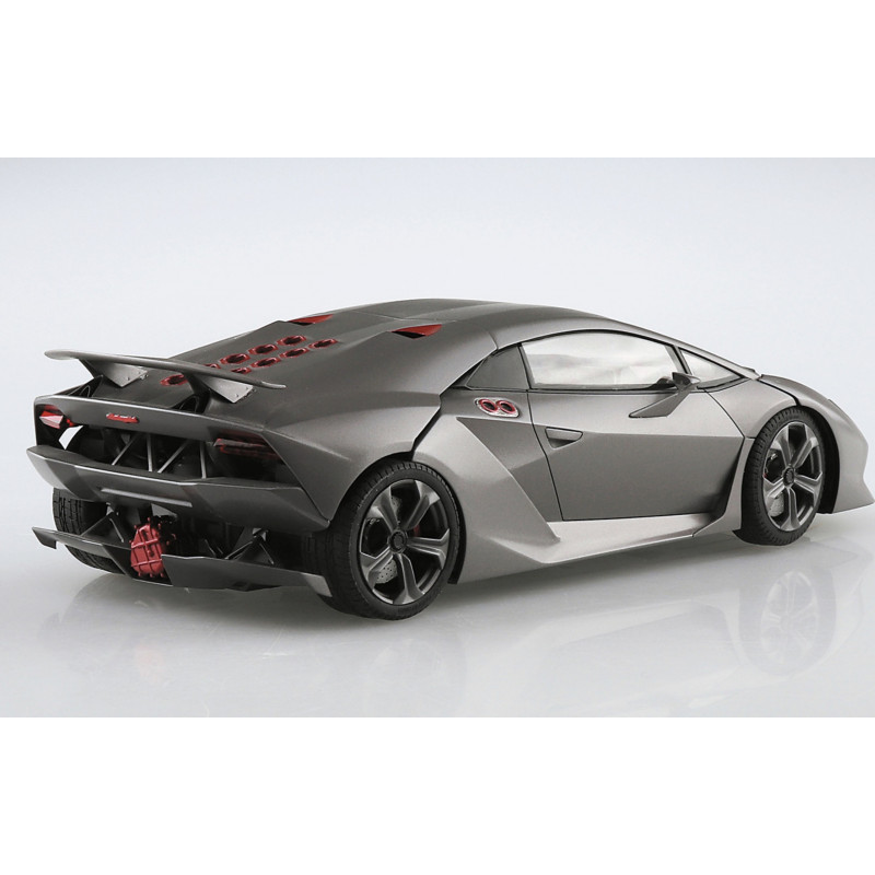 LAMBORGHINI AVENTADOR LP700-4 (FULL ENGINE DETAIL) 1/24