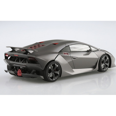 LAMBORGHINI AVENTADOR LP700-4 (FULL ENGINE DETAIL) 1/24