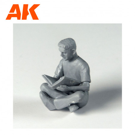 CHILDREN SET 1: BOYS 1/35