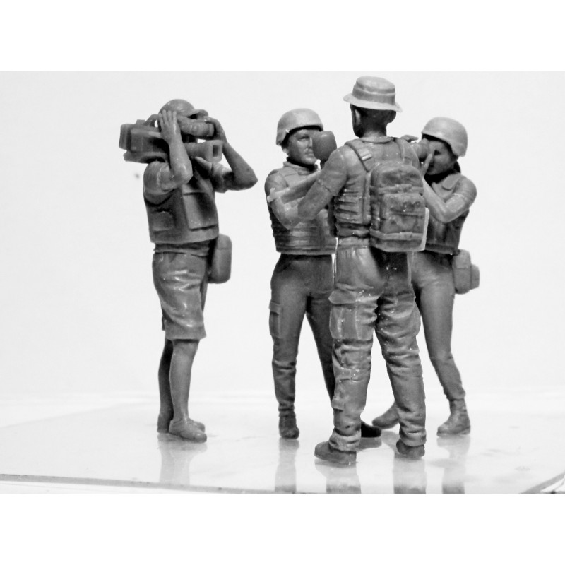 U.S. Infantry in Gas Masks (1918) (4 figures) 1/35