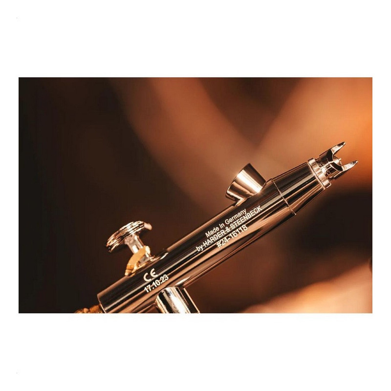 Harder & Steenbeck: Airbrush EVOLUTION 2024 CRplus 2in1 incl 0.28mm & 0.45mm FineLine headset and 2ml & 5ml cup