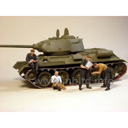 Russian tankmen, 1943-1944 1/35 2
