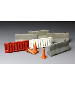 Concrete and Plastic barriers 1/35